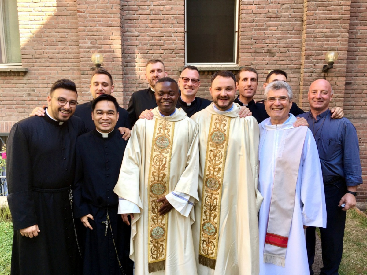 www.monfortanci.com - Misionari Monfortanci - Družba Marijina