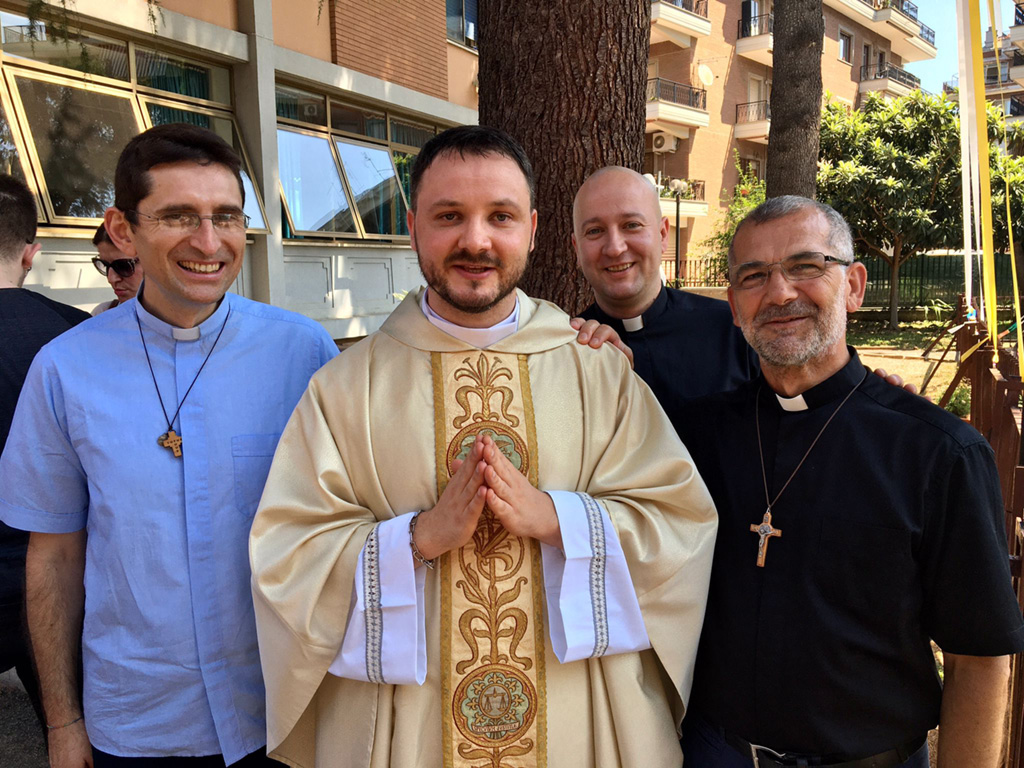 www.monfortanci.com - Misionari Monfortanci - Družba Marijina
