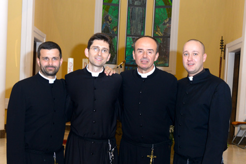 Misionari Monfortanci - Družba Marijina