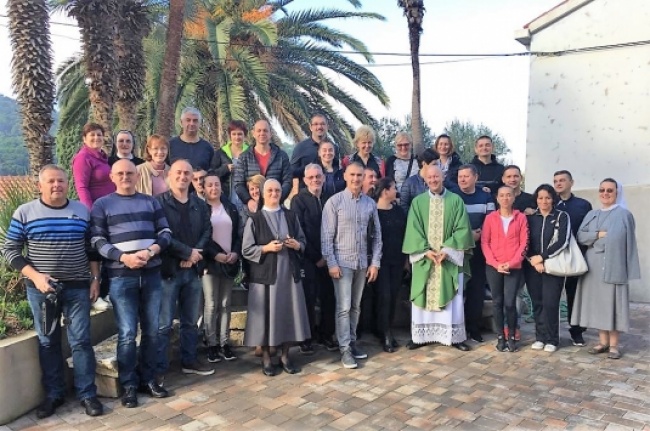 www.monfortanci.com - Misionari monfortanci - družba Marijina