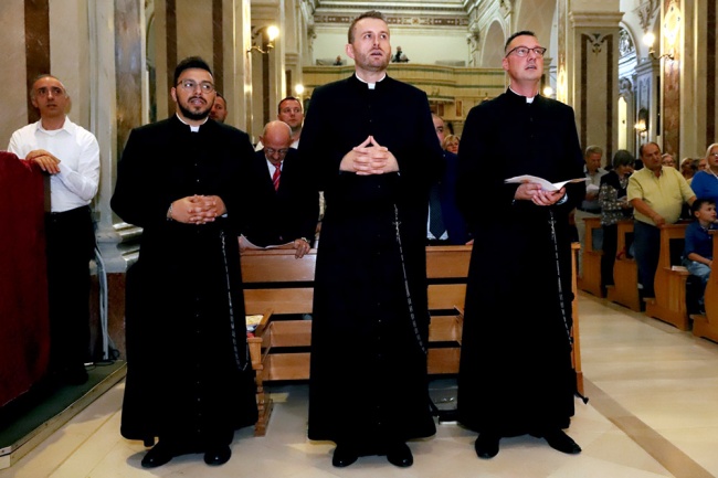 www.monfortanci.com - Misionari monfortanci - družba Marijina